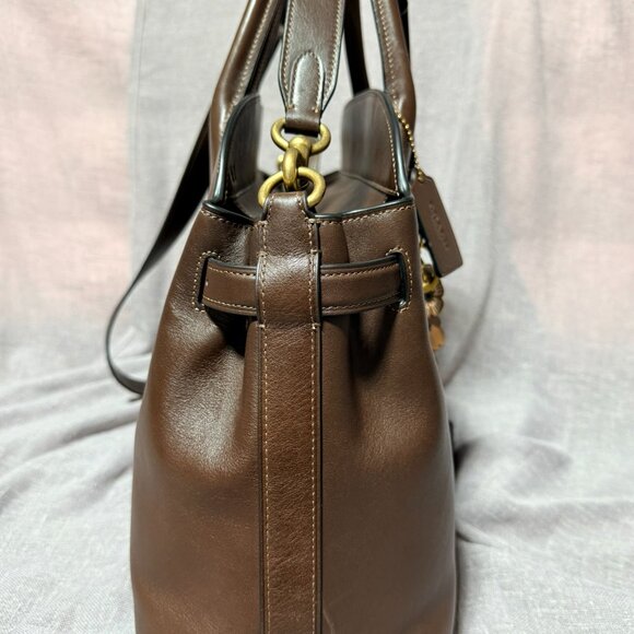 Coach Empire 40 Carryall in Brown – Refined Sophistication Meets Everyday Luxury - Picture 2 of 9